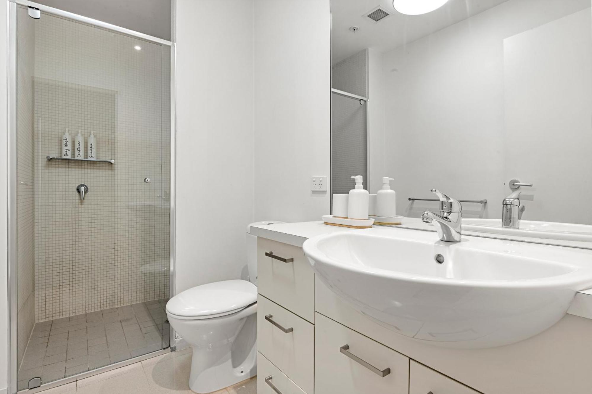 Sea View, Gym & Pool, 2 Bedrooms 2 Bathrooms Melbourne Esterno foto